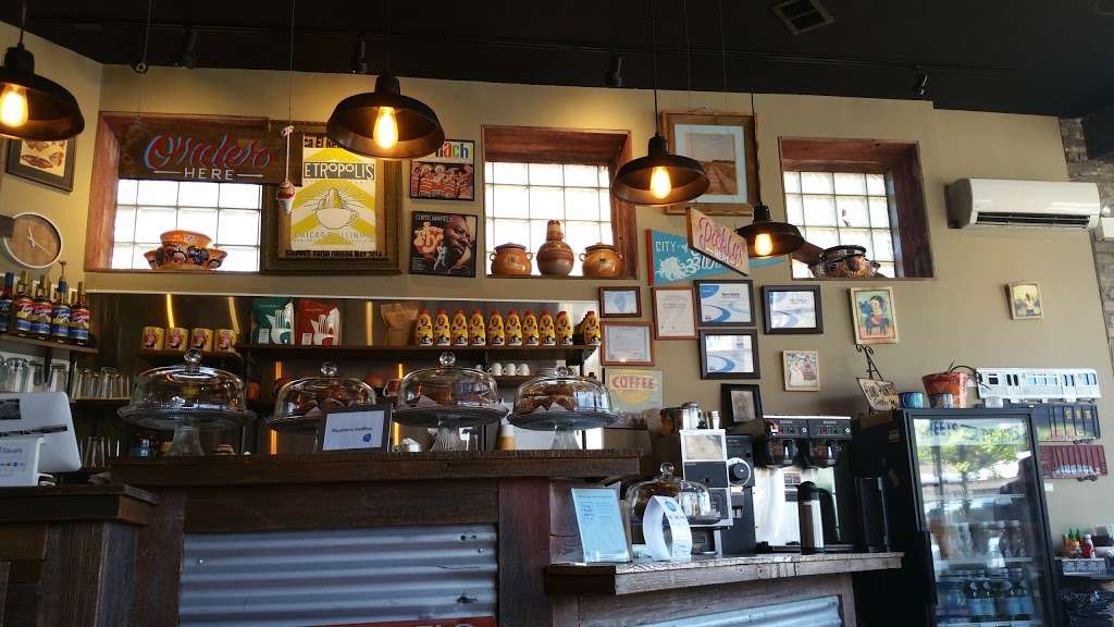 Cafe Urbano | 4176 N Elston Ave, Chicago, IL 60618, USA | Phone: (773) 478-1000