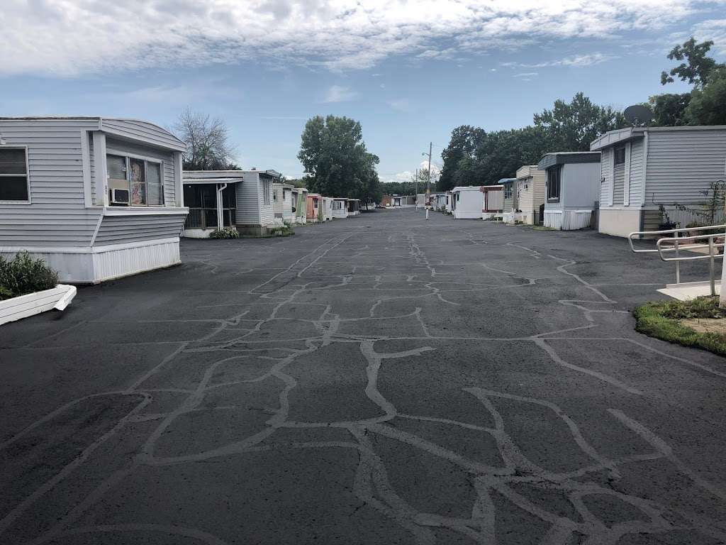 College Mobile Home Park | 6160 S 6th St, Milwaukee, WI 53221, USA | Phone: (414) 762-3809