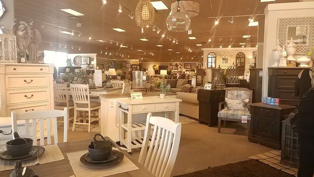 Ashley HomeStore | 1721 Ventura Blvd, Oxnard, CA 93036, USA | Phone: (805) 981-0284