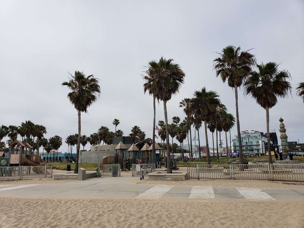 Windward Plaza | 1 Windward Ave, Venice, CA 90291, USA