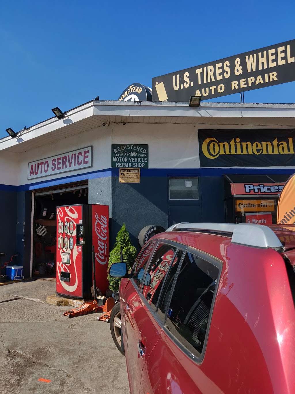 Willie @ us tire | 89-24 Metropolitan Ave, Flushing, NY 11374, USA | Phone: (718) 997-8899