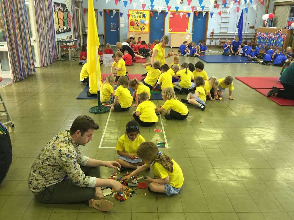 Towers Infant School | Osborne Road, Hornchurch RM11 1HP, UK | Phone: 01708 447407