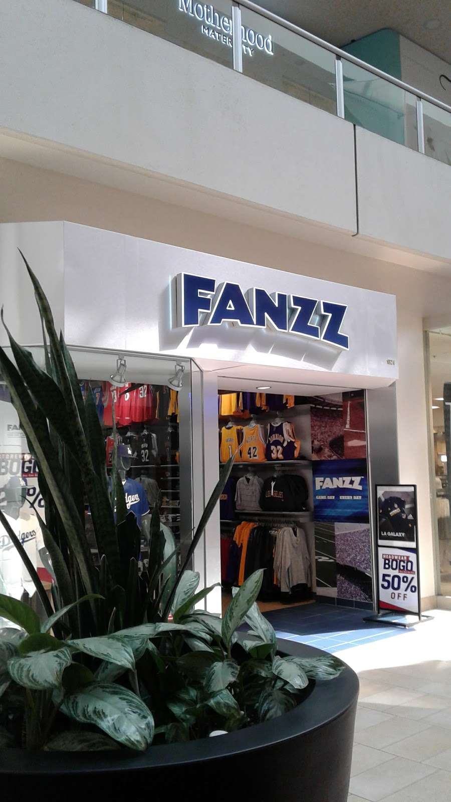 Fanzz Sports Apparel - Montebello | 1836 Montebello Town Center, Montebello, CA 90640, USA | Phone: (323) 724-3530