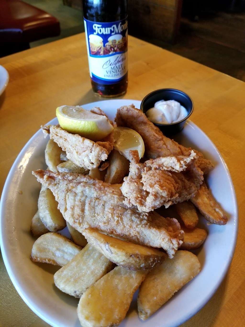 Ketch Joanne Restaurant & Harbor Bar | 17 Johnson Pier, Half Moon Bay, CA 94019, USA | Phone: (650) 728-3747