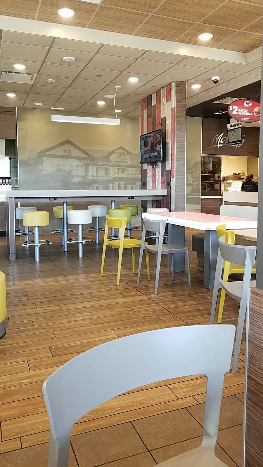 McDonalds | 3275 SW 3rd St, Lees Summit, MO 64081 | Phone: (816) 761-4000