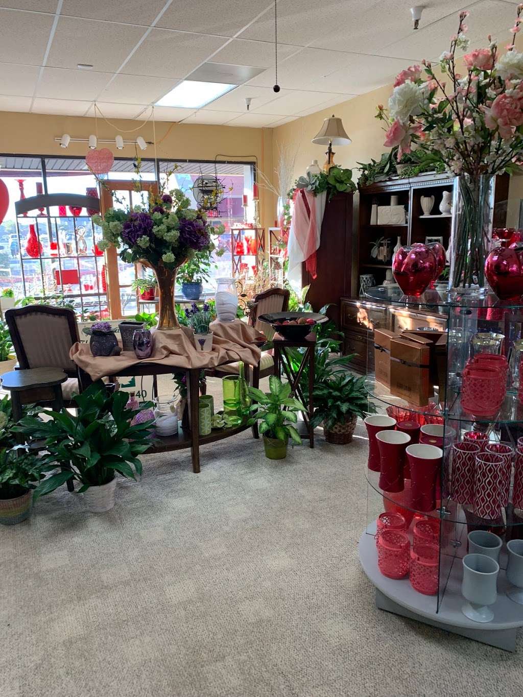 Four Seasons Flowers & Gifts | 6630 W Cactus Rd B-104, Glendale, AZ 85304, USA | Phone: (623) 878-2740