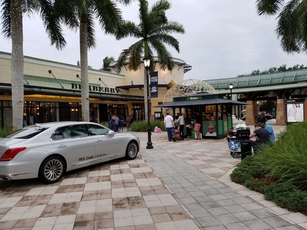 Burberry Outlet - 1800 Sawgrass Mills Cir, Sunrise, FL 33323