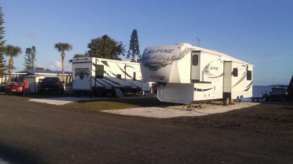 Lathroms Landing RV Park | 359 River Rd, Oak Hill, FL 32759, USA | Phone: (386) 428-8224