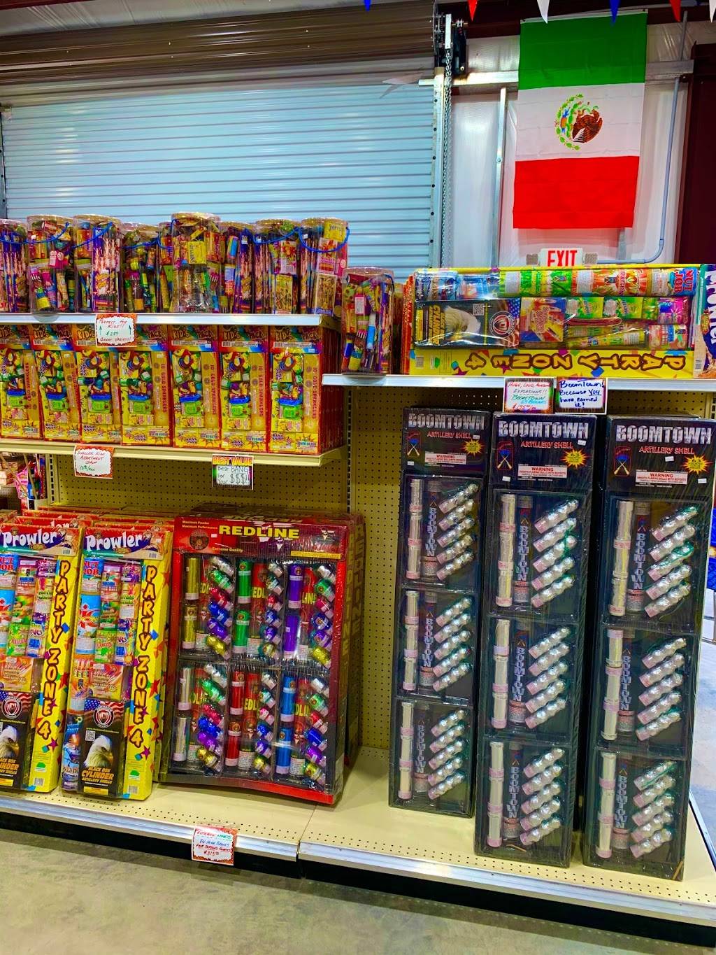 Flash-Bang Fireworks | 254 County Rd 129, Alvin, TX 77511, USA | Phone: (832) 315-7333