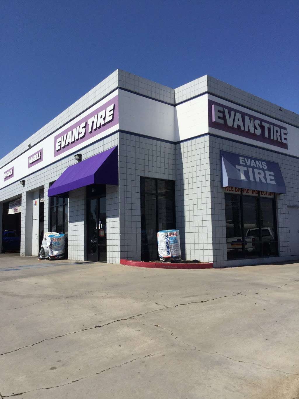 Evans Tire & Service Centers | 6690 Miramar Rd, San Diego, CA 92121, USA | Phone: (858) 535-8112