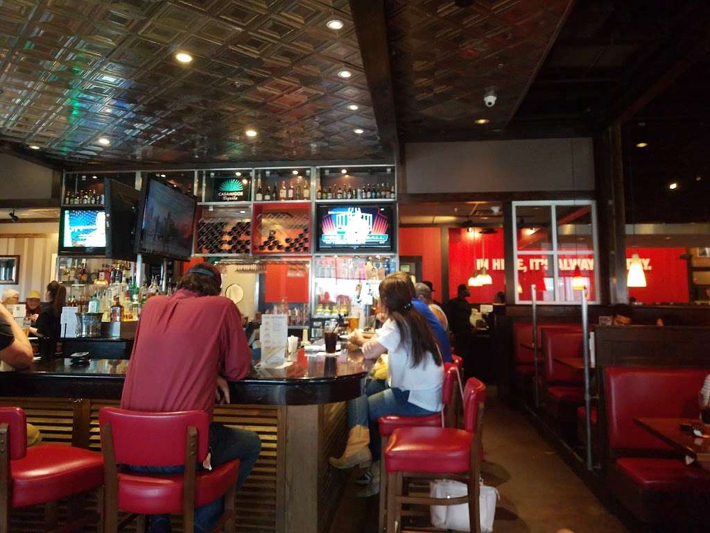 TGI Fridays | 8104 E 49th Dr, Denver, CO 80238, USA | Phone: (303) 371-8840