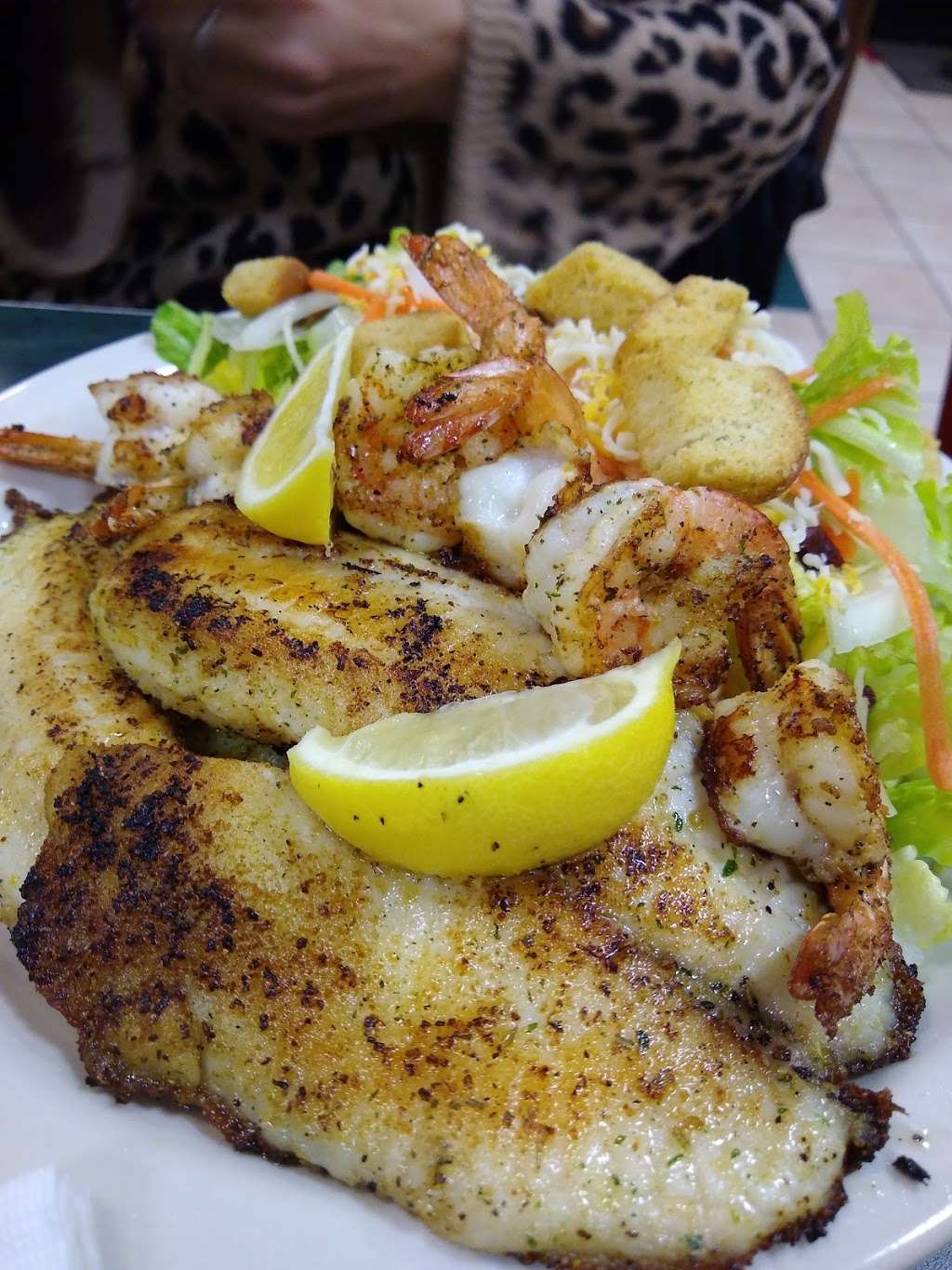 K&S Seafood | 7680 Gessner Rd, Houston, TX 77040, USA | Phone: (832) 777-7533