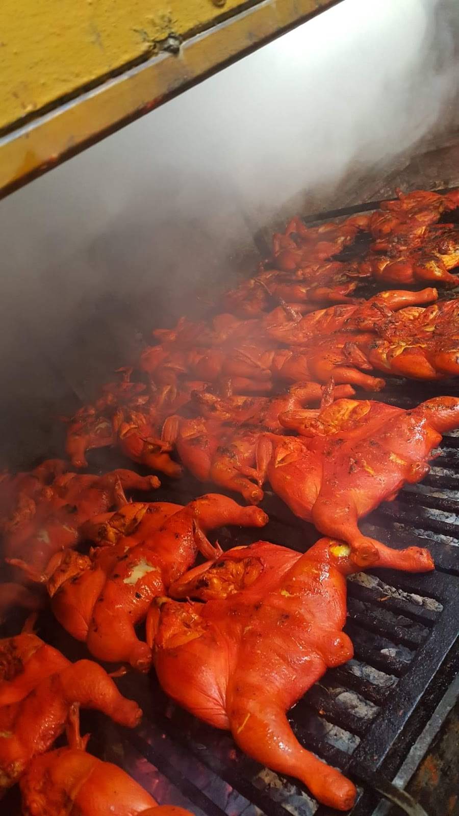 Pollos Y Carnes Asadas El Gallo De Oro | Bonito Toboganes, 88177 Nuevo Laredo, Tamps., Mexico | Phone: 867 182 9512