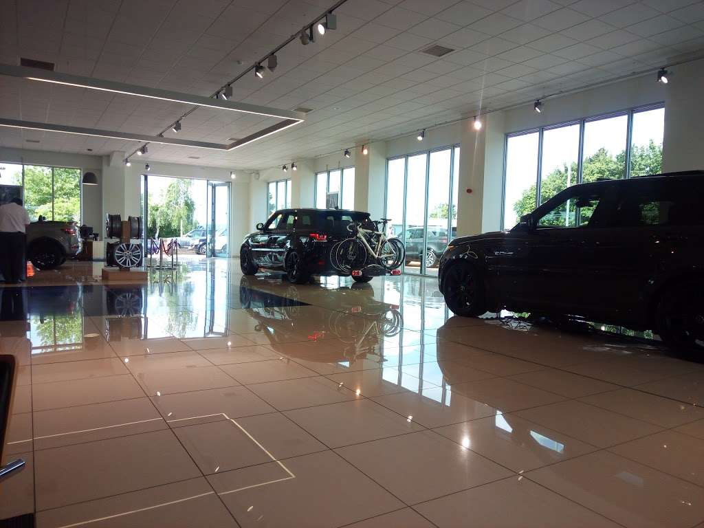 Lancaster Land Rover Tonbridge | Woodgate Way, Tonbridge TN11 0FU, UK | Phone: 01732 314910