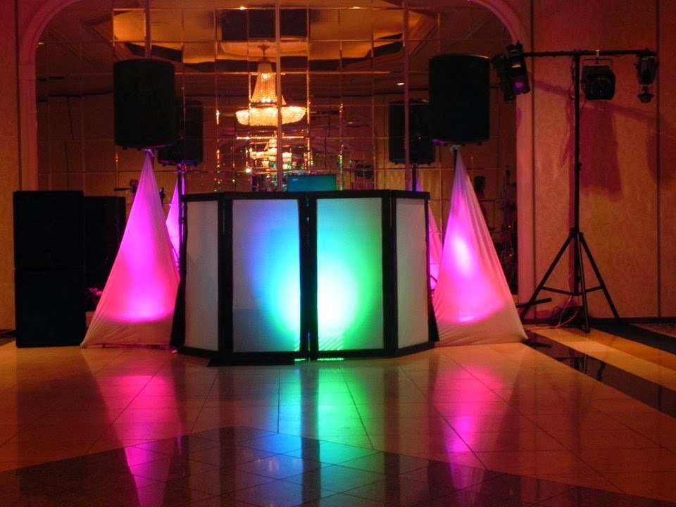 Windy City Dj & Entertainment | 335 Daniel St, Wauconda, IL 60084, USA | Phone: (847) 660-0141