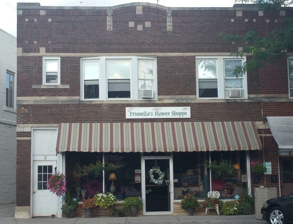 Prunellas Flower Shoppe | 7 Nippersink Blvd, Fox Lake, IL 60020, USA | Phone: (847) 973-2343