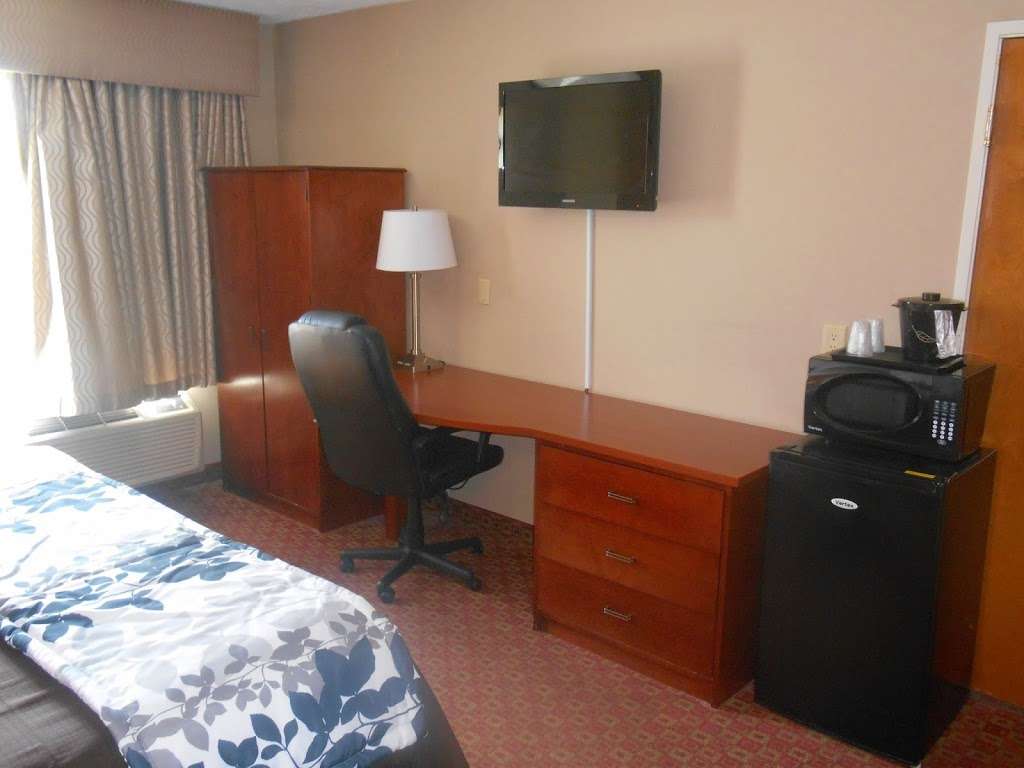 GuestHouse Inn Indianapolis Airport | 5845 Rockville Rd, Indianapolis, IN 46224, USA | Phone: (317) 247-4100