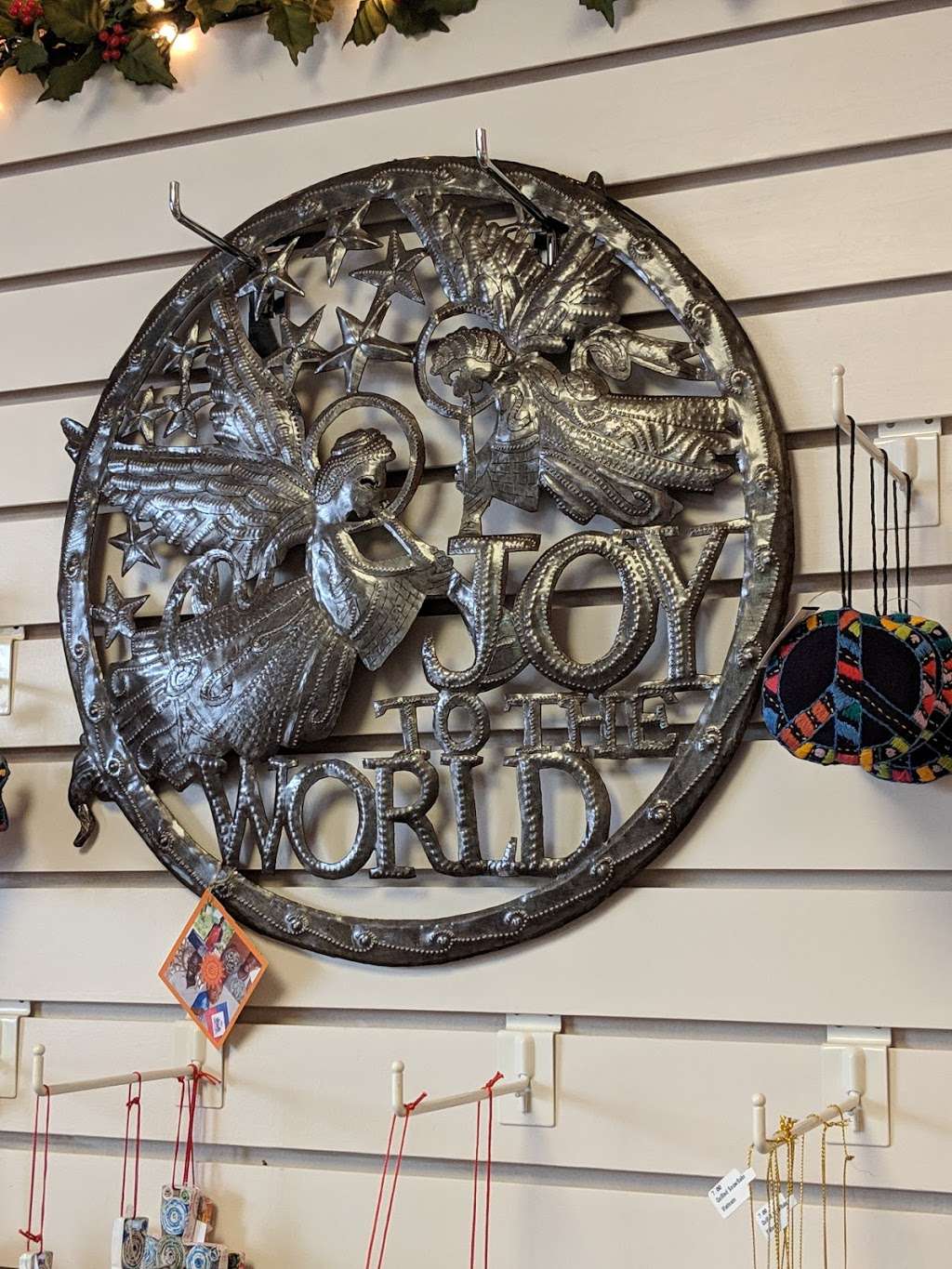 Unique World Gifts | 2751 N Center St #1342, Hickory, NC 28601, USA | Phone: (828) 328-5595