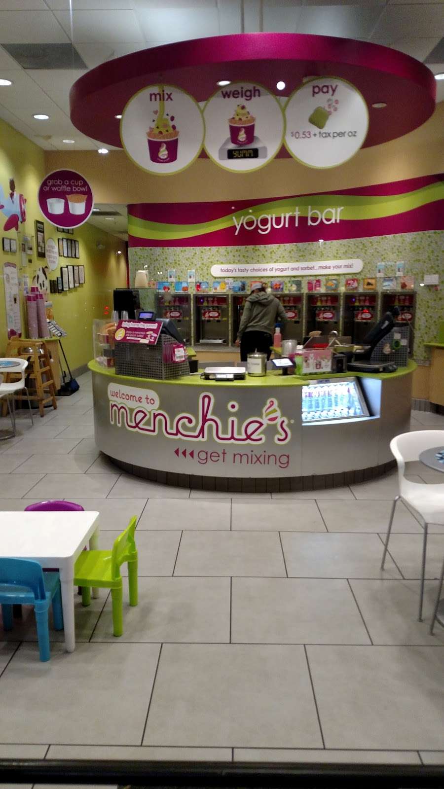 Menchies Frozen Yogurt | 12719 Main St Ste 410, Hesperia, CA 92345, USA | Phone: (760) 662-5777