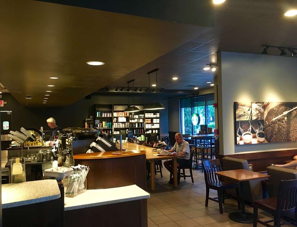 Starbucks | 1515 Sheridan Rd, Wilmette, IL 60091 | Phone: (847) 853-0319