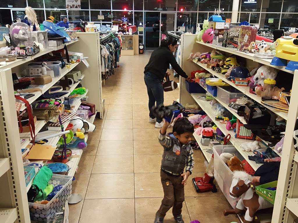 Goodwill Retail Store & Donation Center - Thousand Oaks | 140 W Hillcrest Dr, Thousand Oaks, CA 91360, USA | Phone: (805) 494-7250