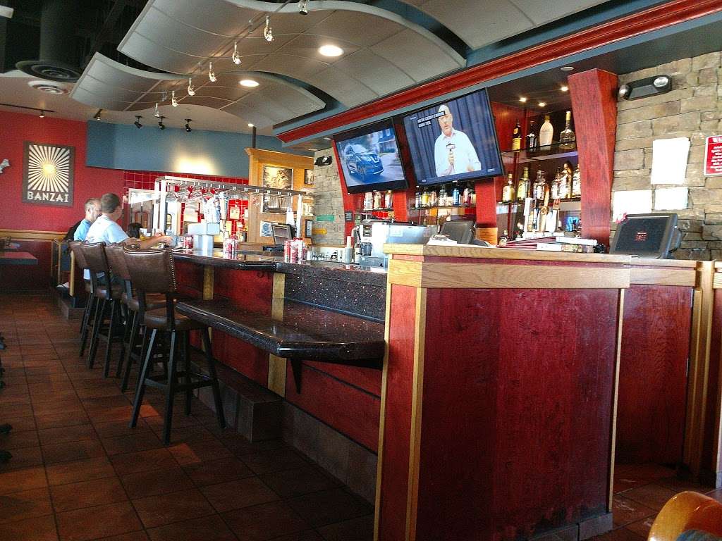 Red Robin Gourmet Burgers and Brews | 18999 Bear Valley Rd, Apple Valley, CA 92307 | Phone: (760) 240-1157