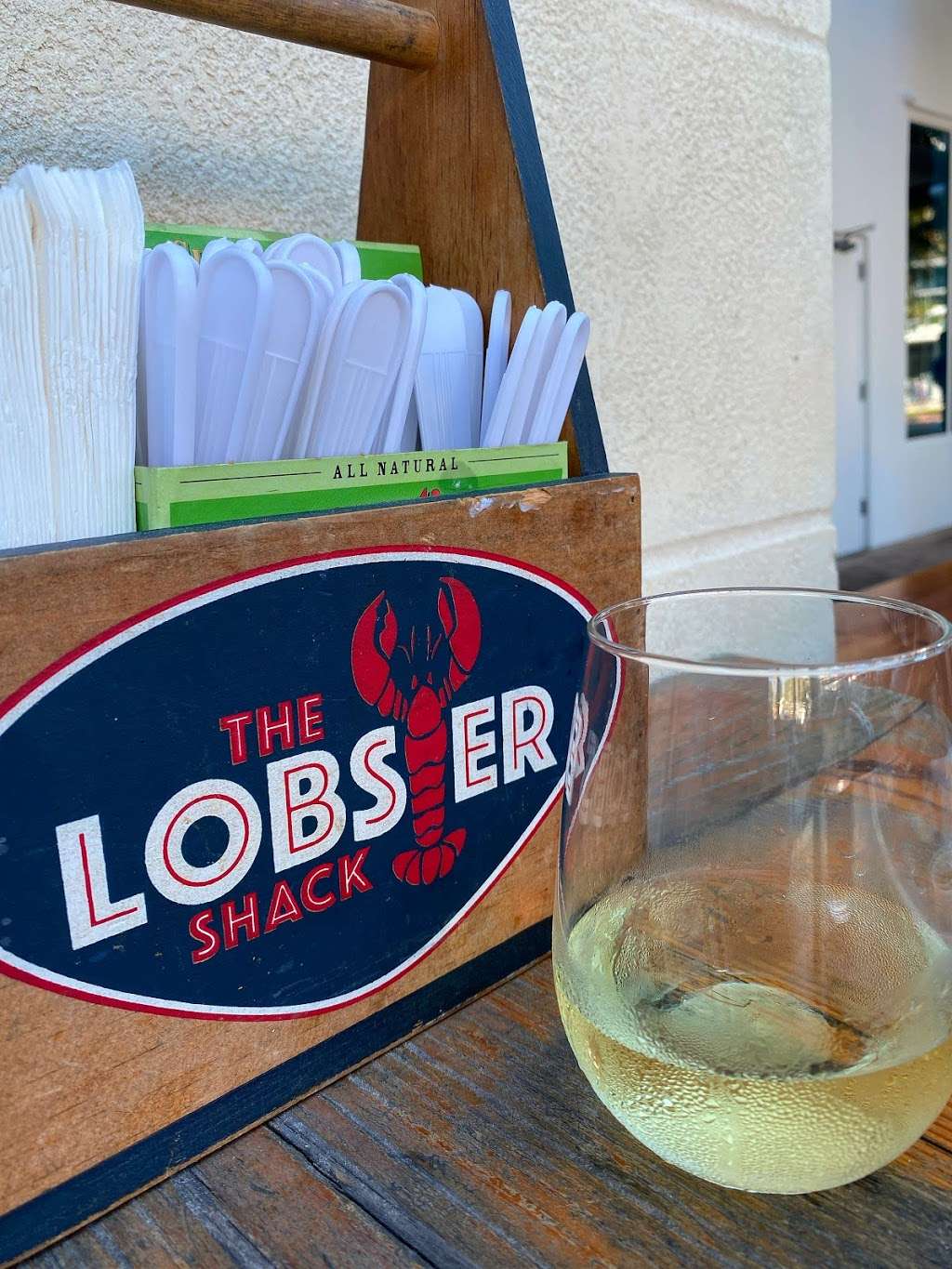 The Lobster Shack | 40 South Pointe Dr #104, Miami Beach, FL 33139, USA | Phone: (305) 763-8230