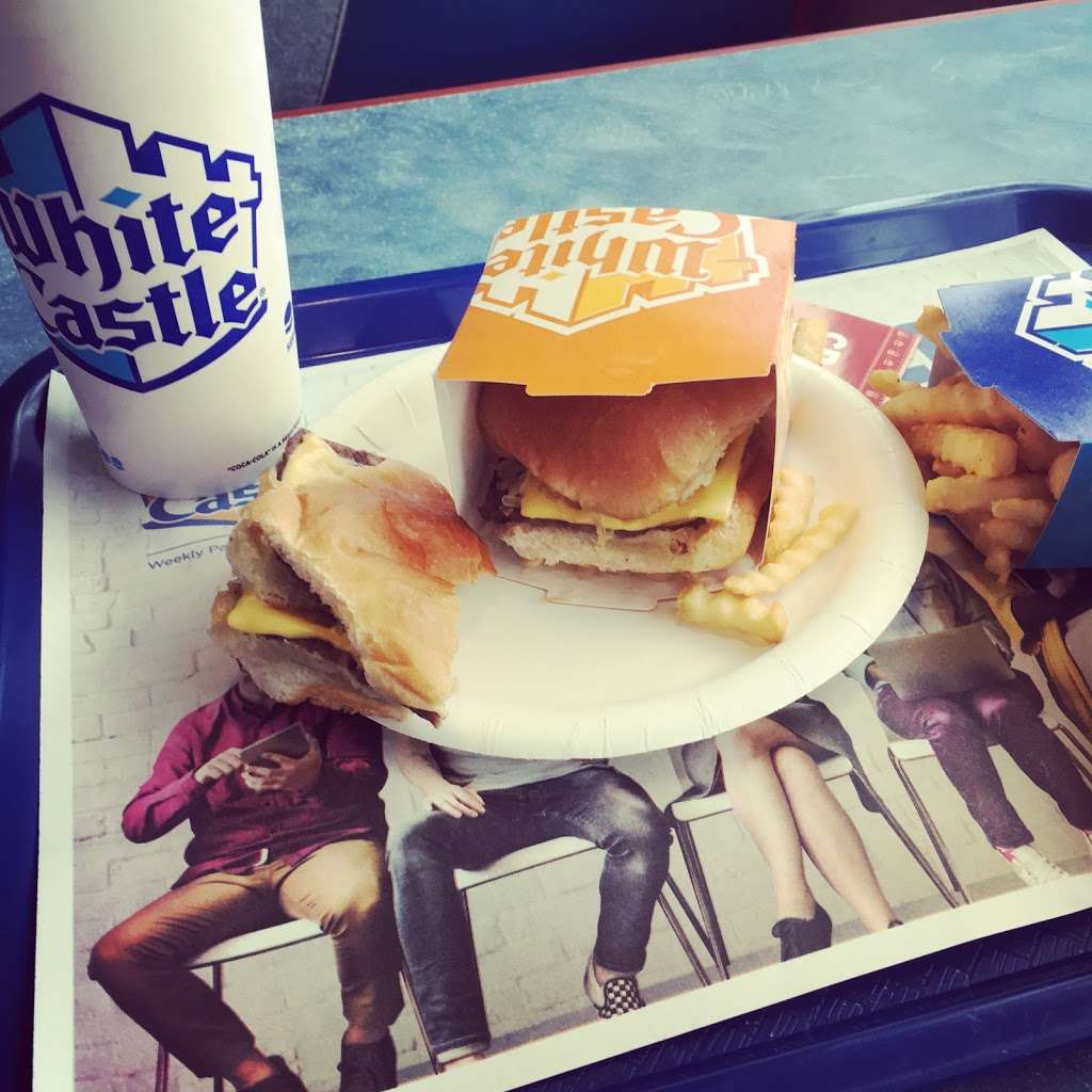 White Castle | 7912 S Pulaski Rd, Chicago, IL 60652, USA | Phone: (773) 585-1296