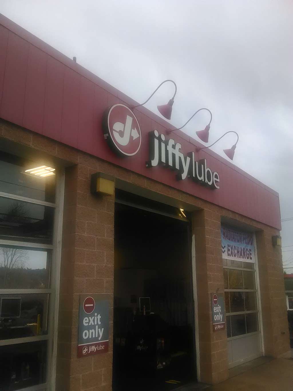 Jiffy Lube | 222 Mystic Ave, Medford, MA 02155, USA | Phone: (781) 395-4835