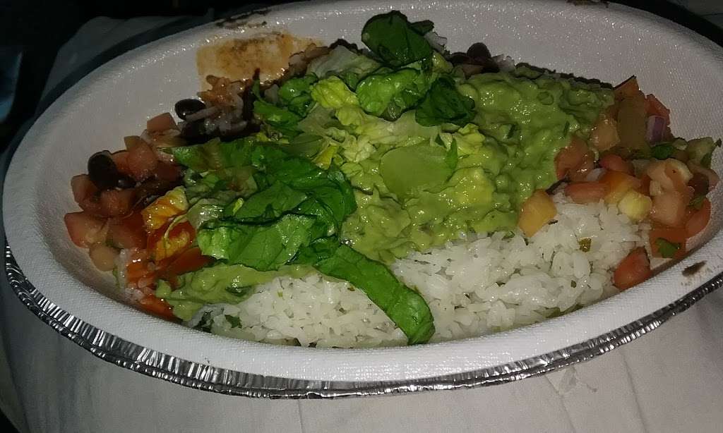 Chipotle Mexican Grill | 811 Butterfield Rd, Wheaton, IL 60189, USA | Phone: (630) 588-9728