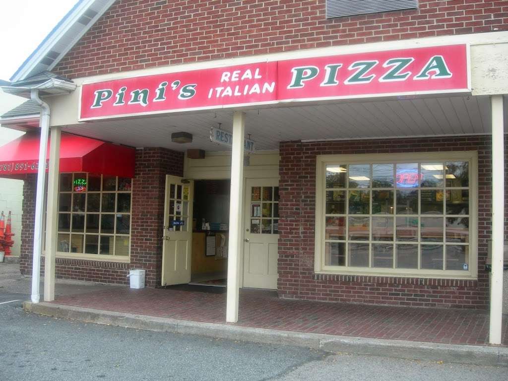 Pinis Pizzeria | 85 River St, Waltham, MA 02453, USA | Phone: (781) 891-6231