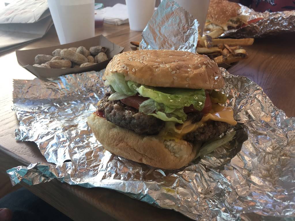 Five Guys | 1840 Herndon Ave Bldg B, Ste 105, Clovis, CA 93611, USA | Phone: (559) 321-2002