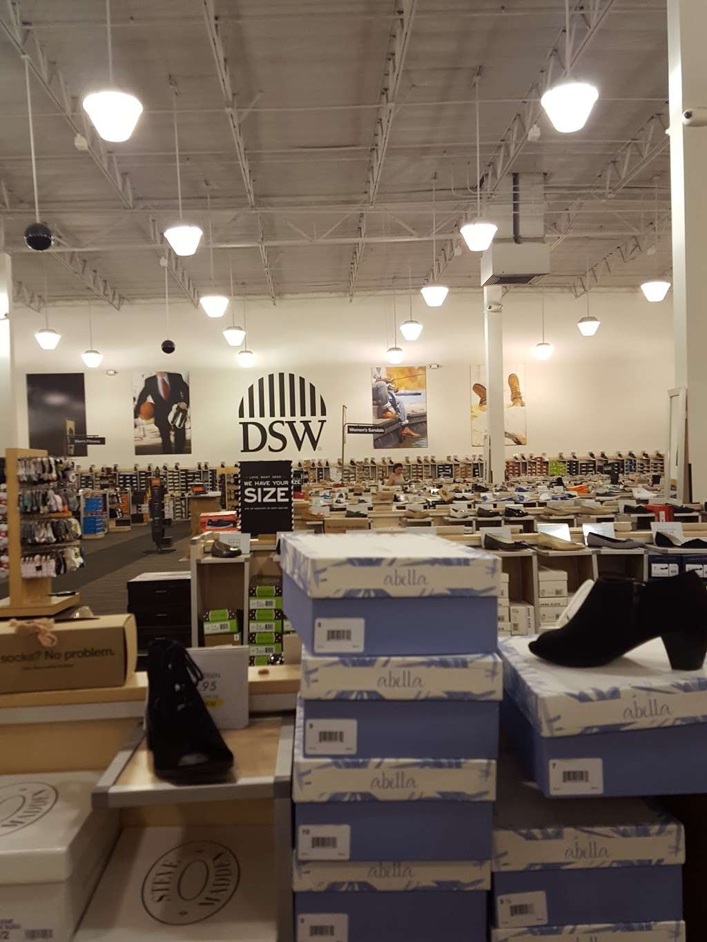 DSW Designer Shoe Warehouse | 27536 W Lugonia Ave, Redlands, CA 92374, USA | Phone: (909) 792-5020