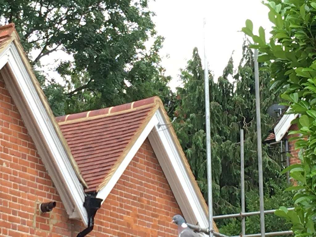 cdrc crisdehaverland roofing contractors | 16 Ashley Park Cl, Tunbridge Wells TN4 8TB, UK | Phone: 01892 540082