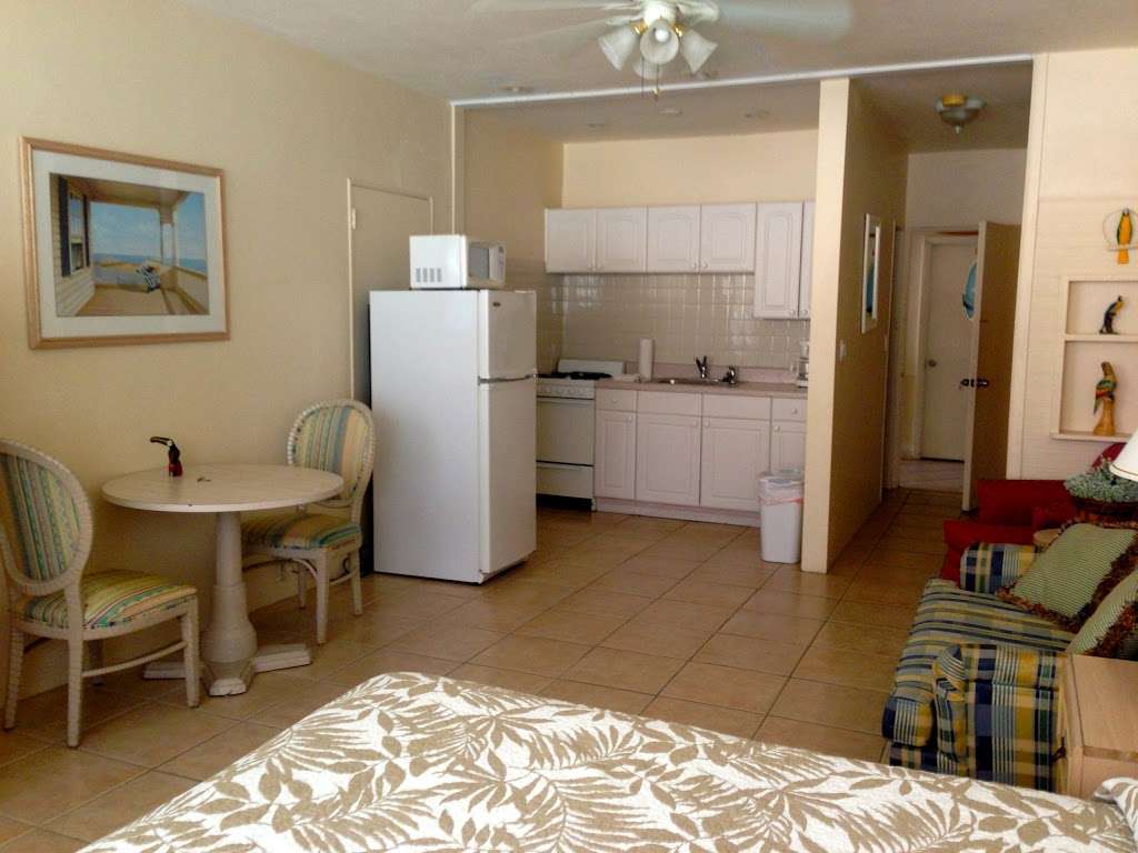 Surf Inn Hotel - Hollywood | 308 Monroe St, Hollywood, FL 33019, USA | Phone: (954) 554-1732