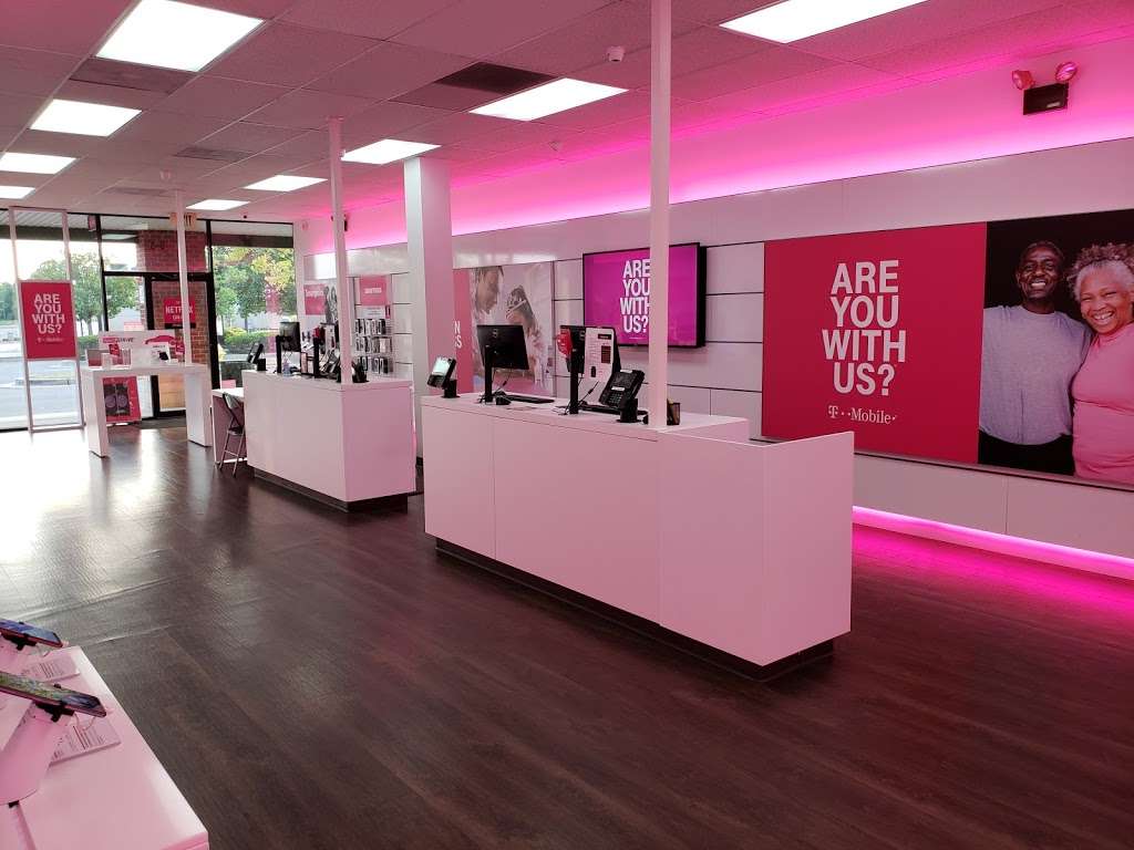 T-Mobile | 1321 Riverside Pkwy Ste D3, Belcamp, MD 21017, USA | Phone: (667) 229-5143