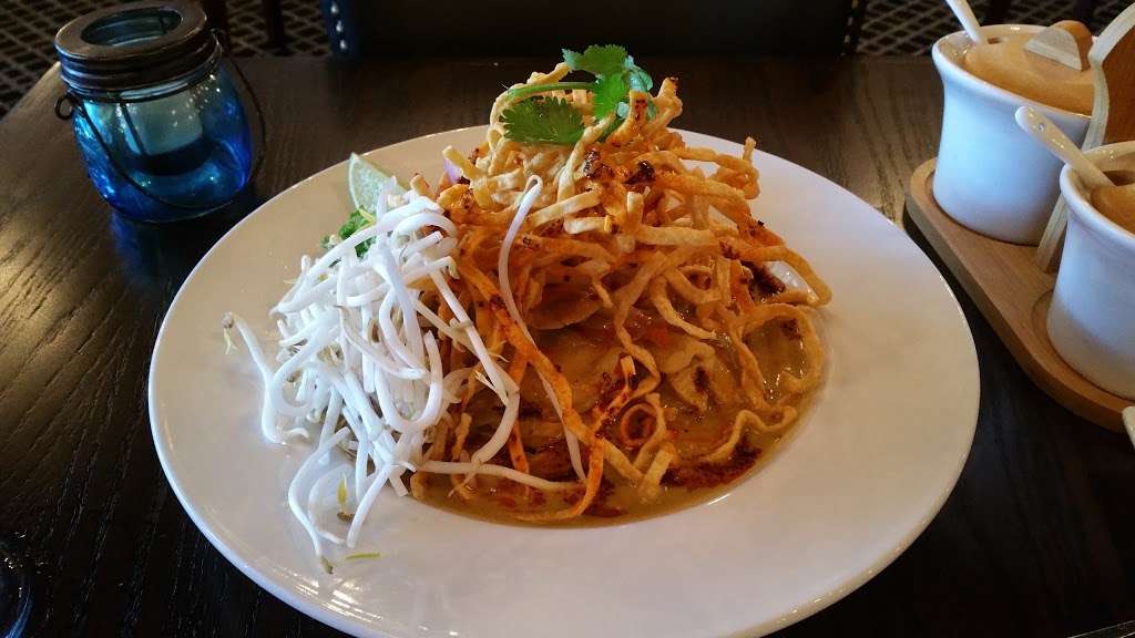 Thai Select Restaurant | 6579 Whitestown Pkwy, Zionsville, IN 46077 | Phone: (317) 769-0767