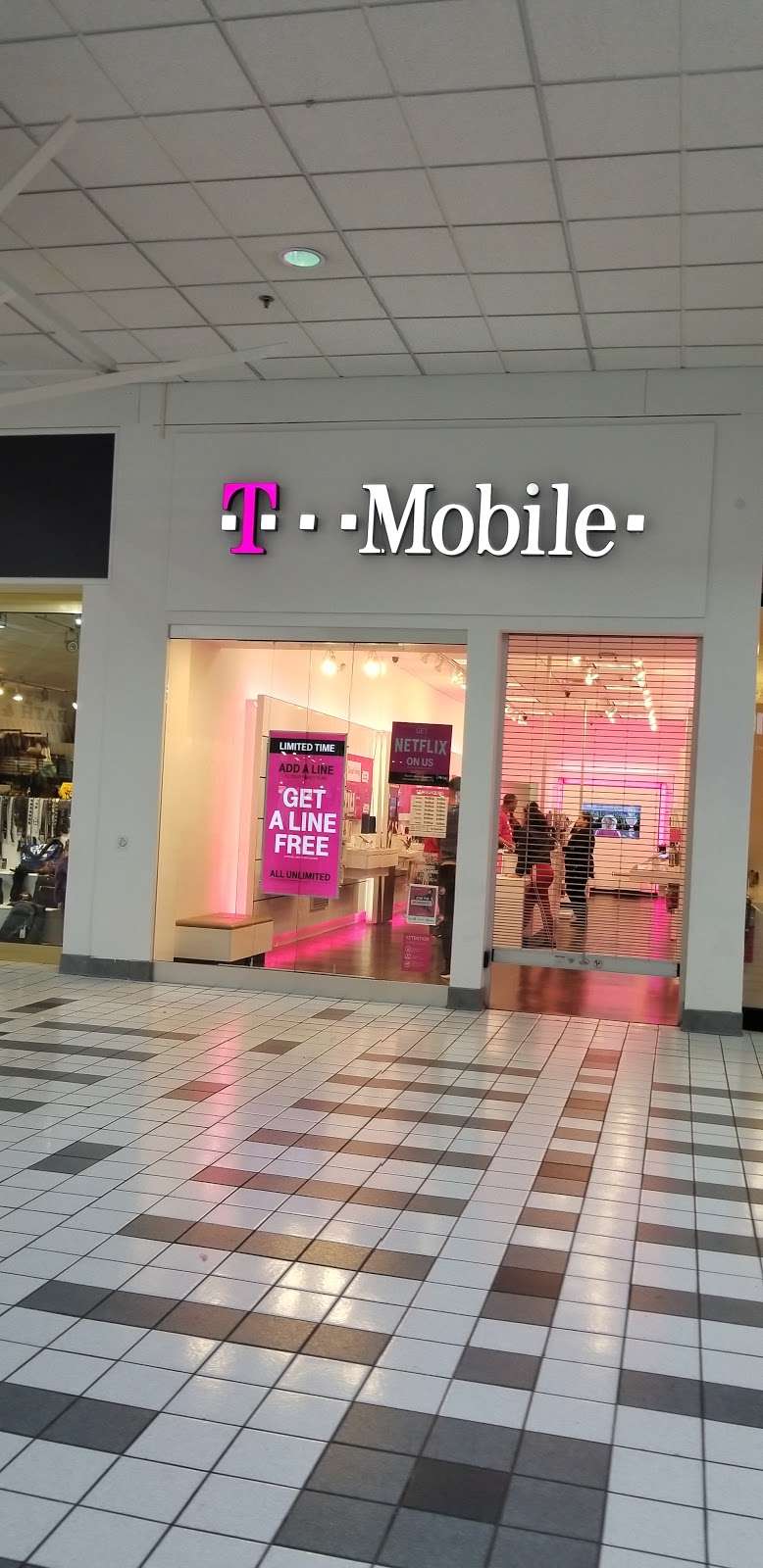 T-Mobile | 701 Route 440 South, Jersey City, NJ 07304, USA | Phone: (201) 369-0046