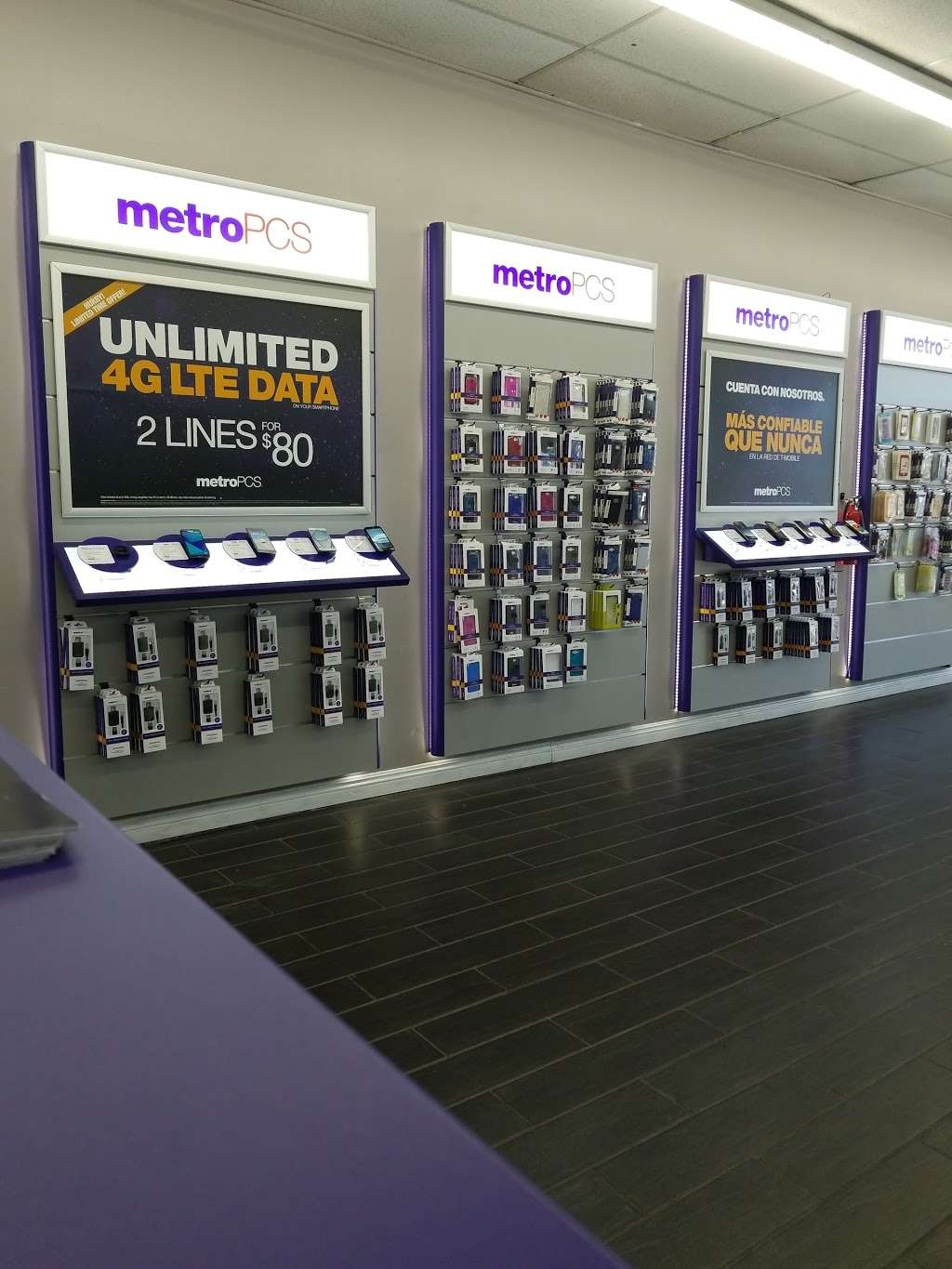 Metro by T-Mobile | 3468 East Cesar E Chavez Avenue, Los Angeles, CA 90063, USA | Phone: (323) 264-5400