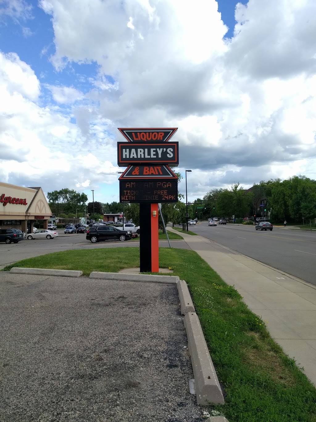 Harleys Liquor & Bait | 3838 Atwood Ave, Madison, WI 53714, USA | Phone: (608) 222-7941