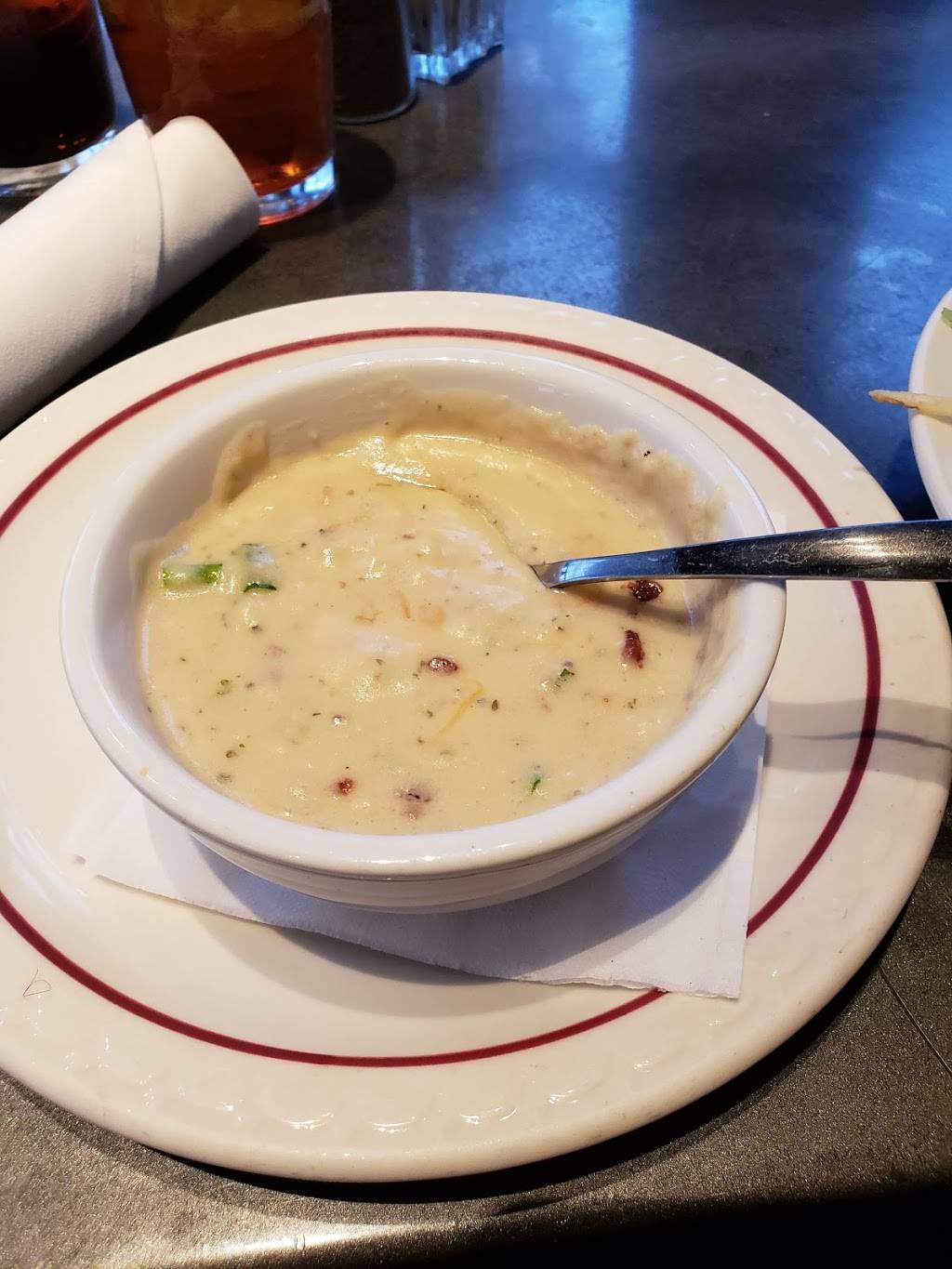 Raffertys Restaurant and Bar | 4041 Armory Oaks Dr #4577, Nashville, TN 37204, USA | Phone: (615) 279-9660