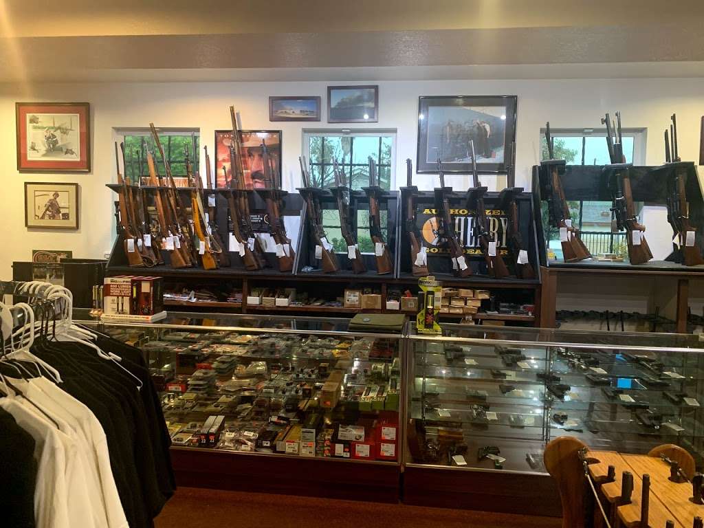 Gretas Guns | 4228 E Los Angeles Ave, Santa Susana, CA 93063, USA | Phone: (805) 520-4867