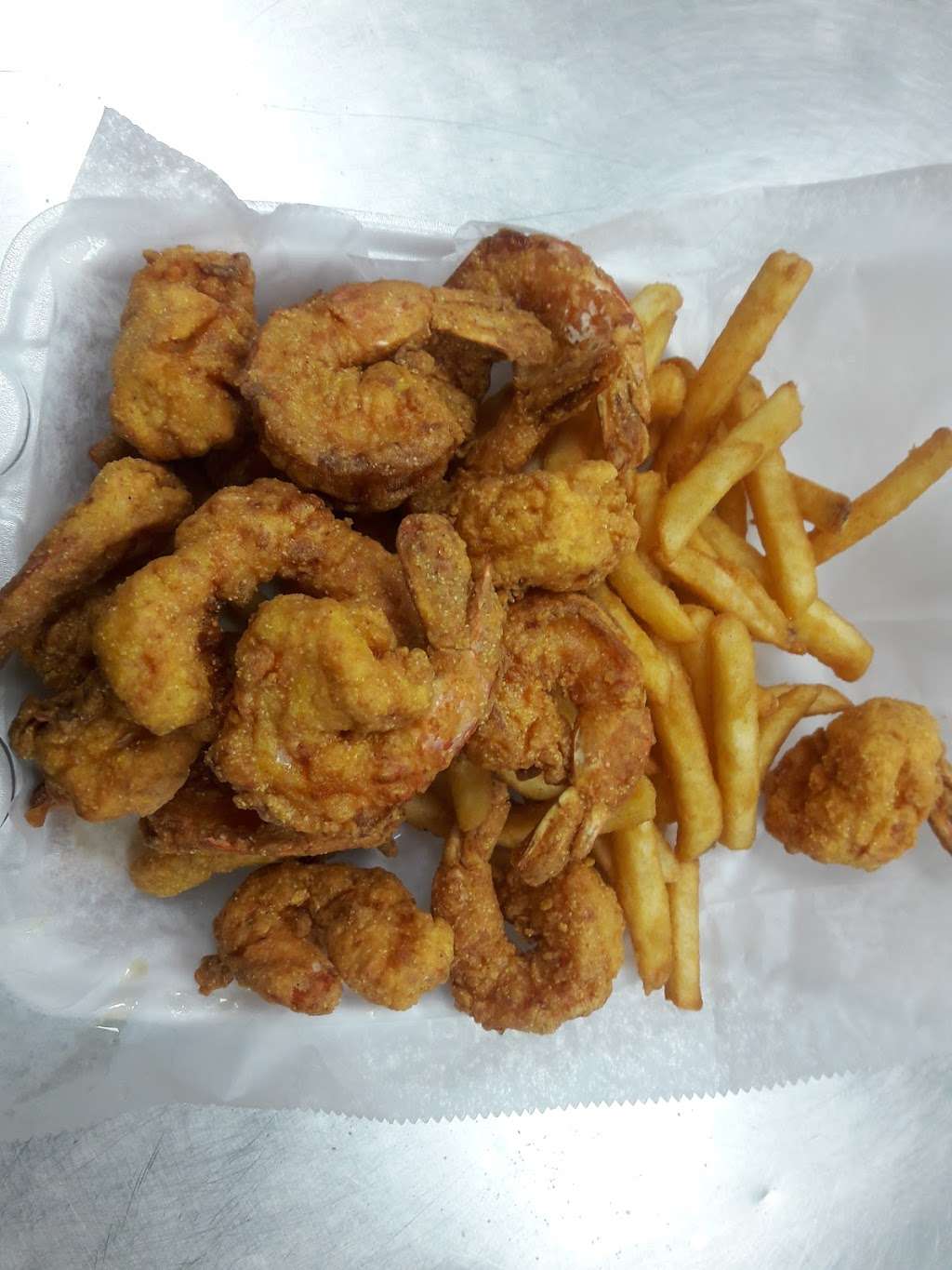 Sharks Fish & Chicken | 1250 Burnham Ave, Calumet City, IL 60409 | Phone: (708) 868-0088