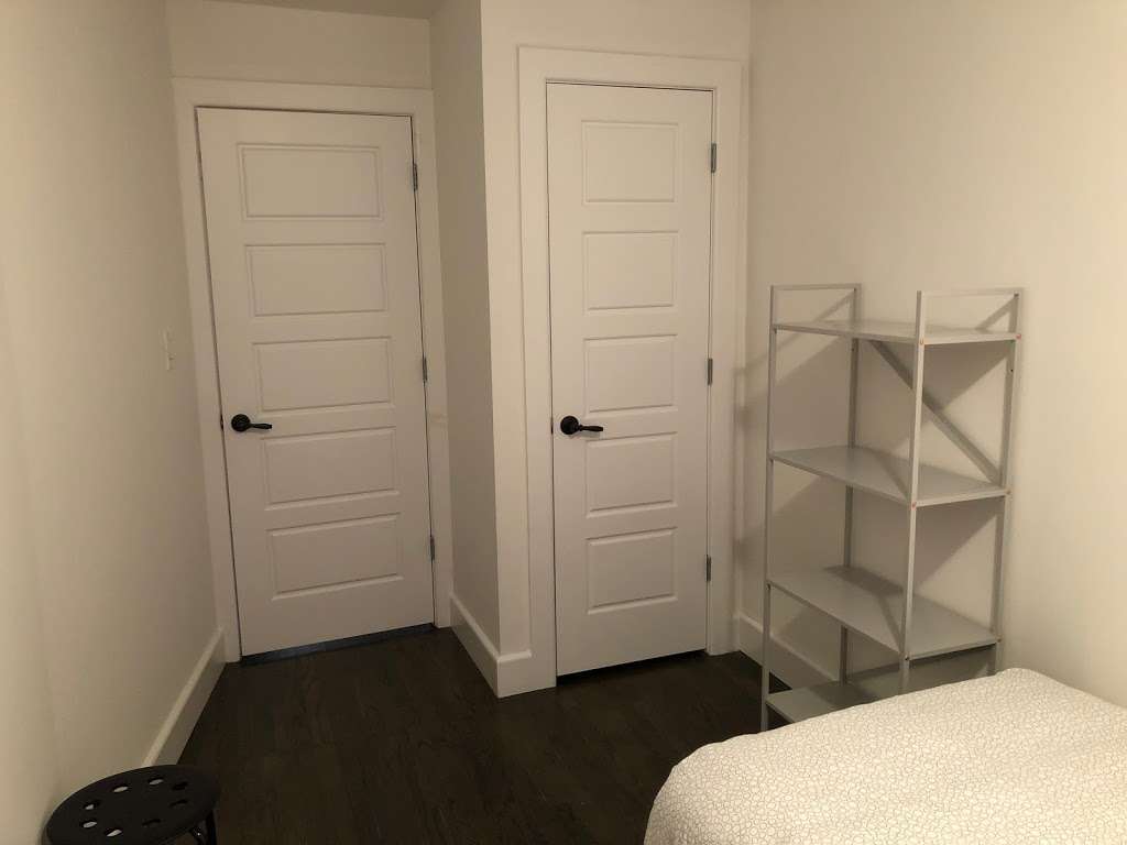 4 Rooms Hostel (4rmz) | 175 Pulaski St, Brooklyn, NY 11206, USA | Phone: (347) 362-5530