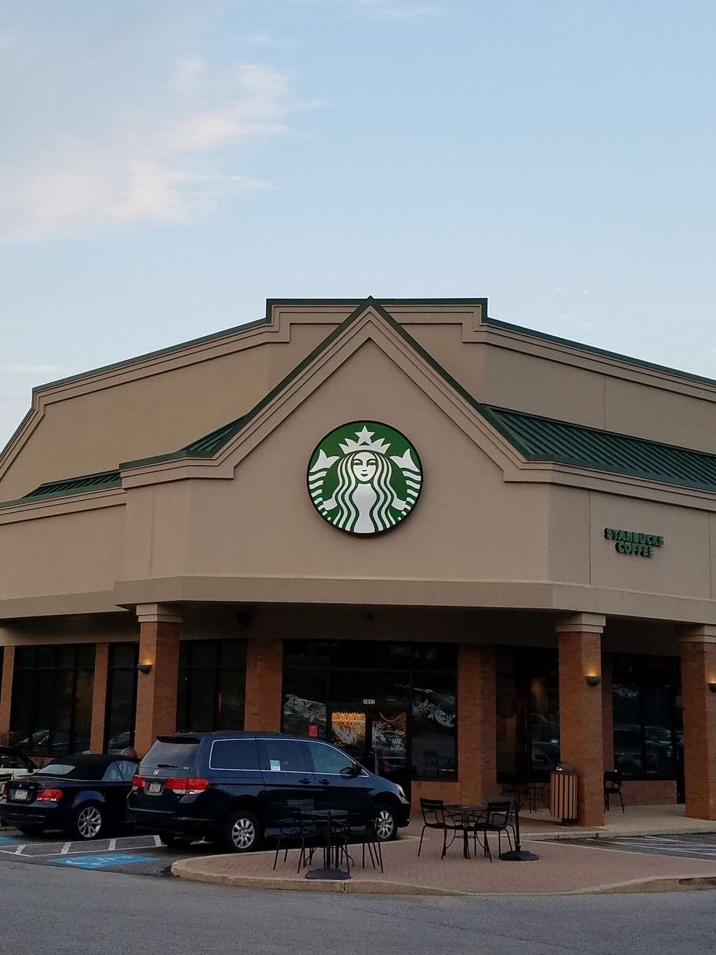 Starbucks | 4895 West Chester Pike, Newtown Square, PA 19073 | Phone: (610) 353-4951