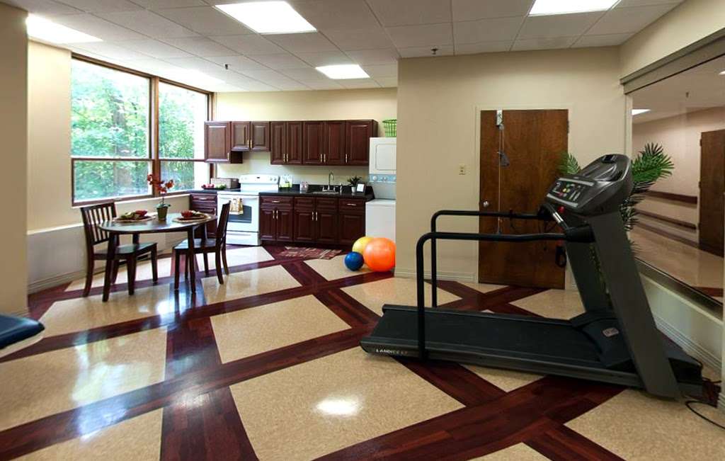 GlenLake Nursing & Rehabilitation Centre | 2222 West 14th St., Waukegan, IL 60085 | Phone: (847) 249-2400