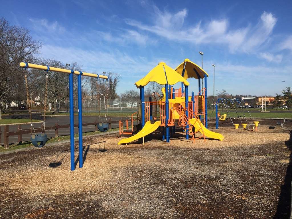 Crestmont Park | 2595 Rubicam Ave, Willow Grove, PA 19090, USA | Phone: (215) 576-5213