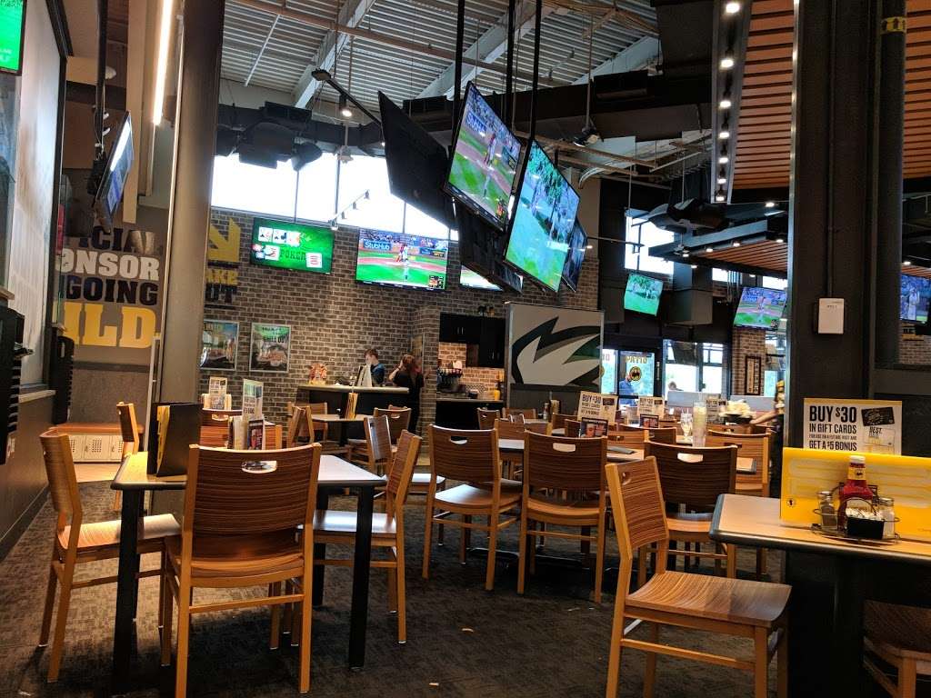 Buffalo Wild Wings | 310 Daniel Webster Hwy, Nashua, NH 03060, USA | Phone: (603) 888-9464