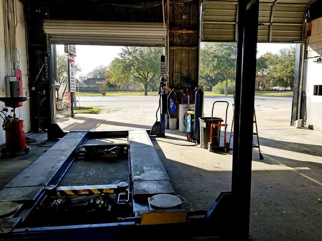 Muffler King Auto Repair & Performance | 10523 Market St, Houston, TX 77029, USA | Phone: (713) 674-5521