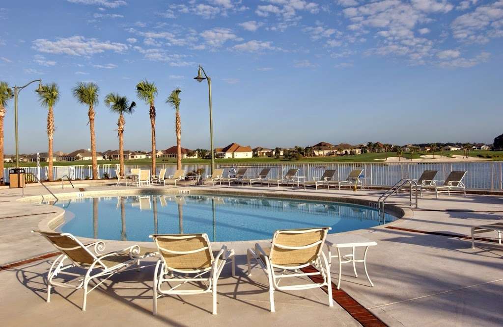 The Waterfront Inn | 1105 Lake Shore Dr, The Villages, FL 32162, USA | Phone: (352) 753-7535